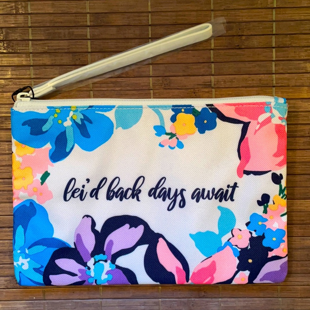 NWT Vera Bradley Marian Floral Wristlet